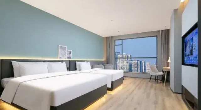 Люкс Deluxe Country Inn & Suites by Radisson Hotel (Wuhan Hankou Railway Station)