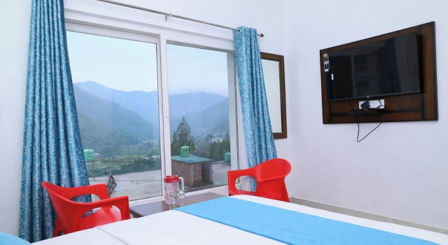 Номер Deluxe Hotel Daiwarch Mountain View Uttarkashi