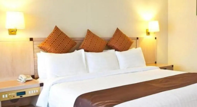 Двухместный номер Deluxe с видом на реку Hotel Cambodiana