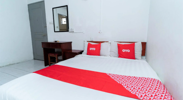 OYO 90185 168 Inn, Rezerwuj Hotel Hotele w Sarawak z parkingiem, Parking