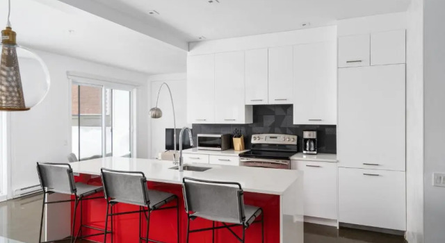 Апартаменты Superior Hip Old Montreal Suites by Sonder