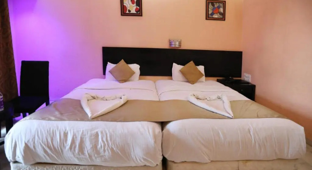 Двухместный номер Deluxe с балконом Hotel Aristro Lonavala