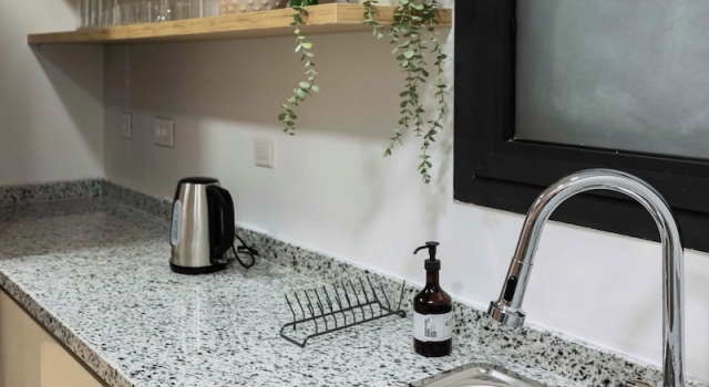 Апартаменты Luxury с 2 комнатами с балконом и с видом на сад Aura Cairo Festival Serviced Apartments - BirdNest