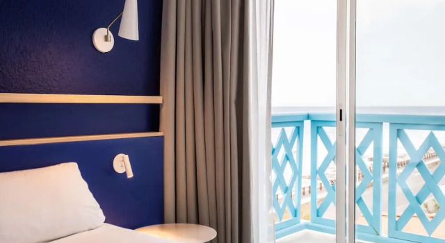 Двухместный номер Deluxe с балконом и с видом на море Hotel Paradou Mediterranee, BW Signature Collection by Best Western