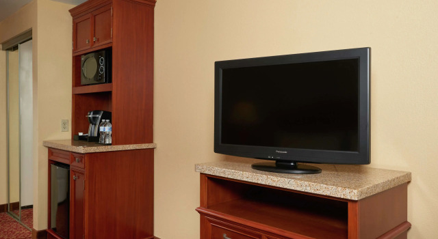 Hilton Garden Inn Newport News, Забронировать Отель Отели Ньюпорт-Ньюс 3 звезды, 3*