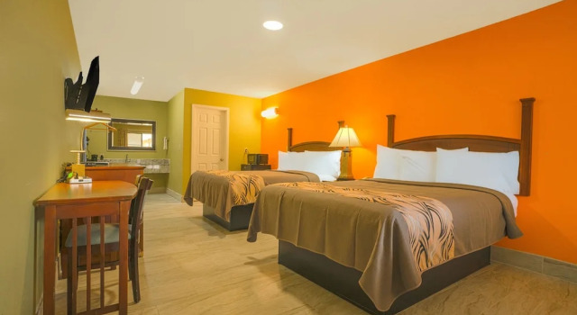 Четырёхместный номер Standard Aransas Bay Inn & Suites Corpus Christi by OYO
