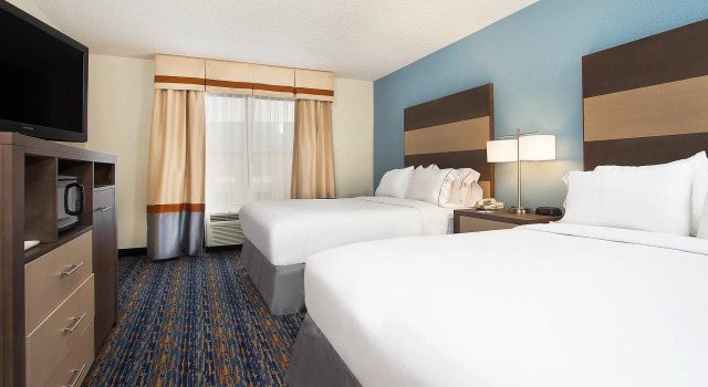 Четырёхместный люкс Holiday Inn Express Berea by IHG