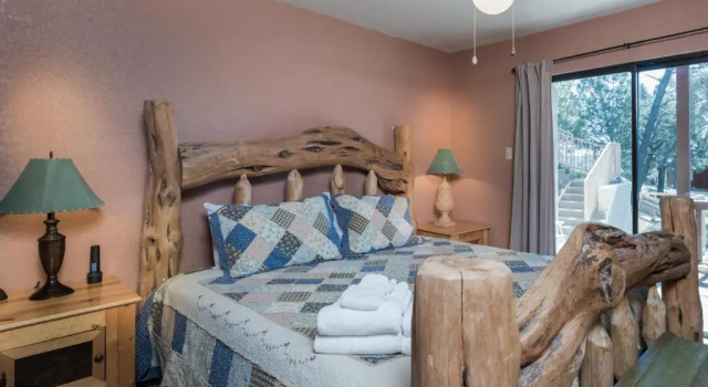 2 Sisters Mountain Home, 3 Bedrooms, Sleeps 10, View, Game Room, Hot Tub, Varaa Huoneisto Hotellit New Mexico pysäköinnillä, Pysäköinti