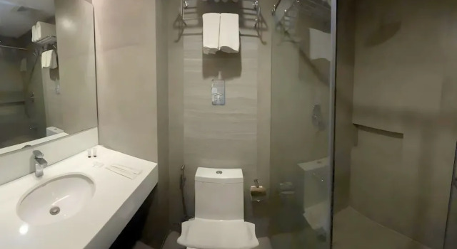 Четырёхместный номер Deluxe с видом на город Sotogrande Neopolitan Hotel Inc