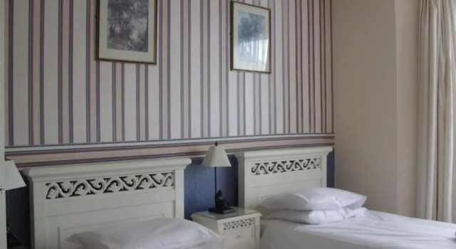 Номер Standard The Langtry Hotel