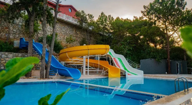 Senza Garden Holiday Club