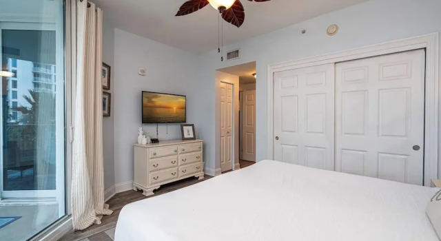 Just Beachin' at the Palms of Destin Resort, Book Ferieresort Destin Emerald Coast