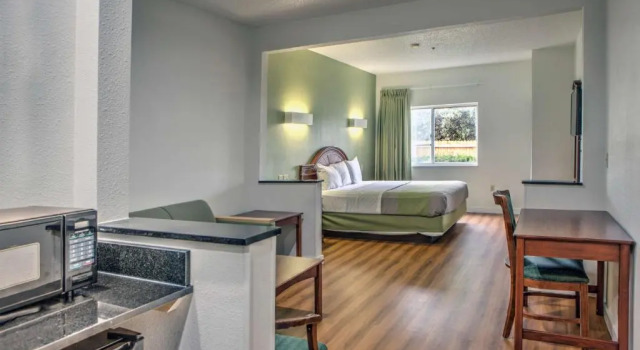 Двухместный люкс Motel 6-Dallas, TX - Northwest