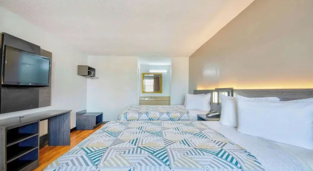 Четырёхместный номер Standard Motel 6 Bossier City, La