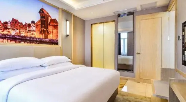 Люкс Comfort Vienna International Hotel 5.0 Versions  Shaoguan Qujiang Nanhua Temple Zhang Jiuling Park  Branch