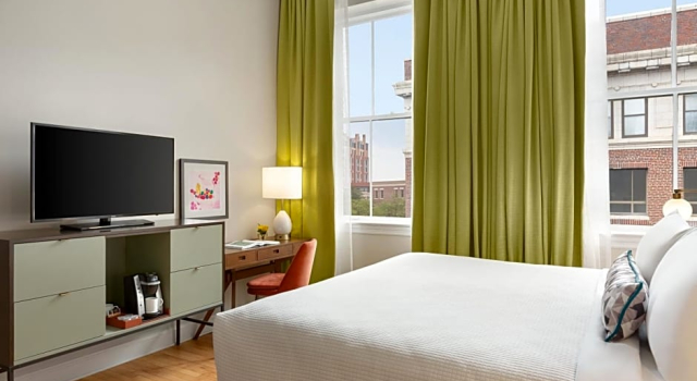Двухместный номер Standard для гостей с нарушением слуха Hotel Indigo - Winston-Salem Downtown by IHG