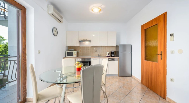 Апартаменты с 2 комнатами с балконом Apartment Klaudio 294