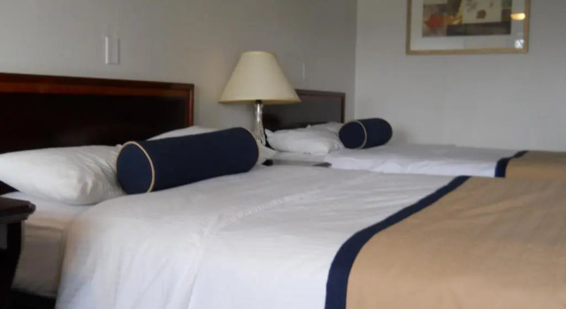 Четырёхместный номер Standard Value Inn Motel - Milwaukee Airport South