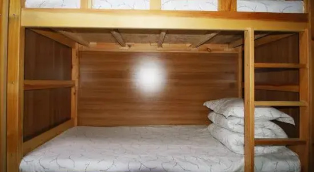 Кровать в общем номере Arctic Friends Home International Youth Hostel