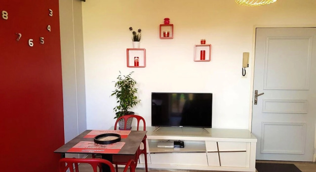 Studio In Saint Denis With Enclosed Garden And Wifi 34 Km From The Beach, Rezervați Apartament Apartamente în Saint-Denis, Apartament