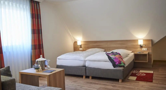Gasthof Weißes Lamm, Prenota Hotel Suedstadt Schwabach