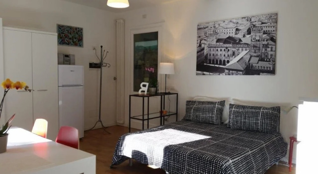 Travel House Bologna, Забронировать Отель Болонья провинция Болонья, рядом с Башня Гарисенда