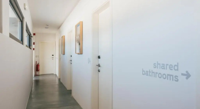 Кровать в общем номере MUTE Hostel Porto Covo