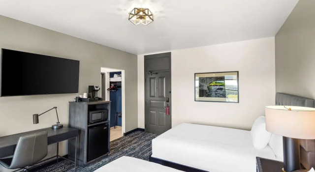 Четырёхместный номер Standard Tygart Hotel, an Ascend Collection Hotel