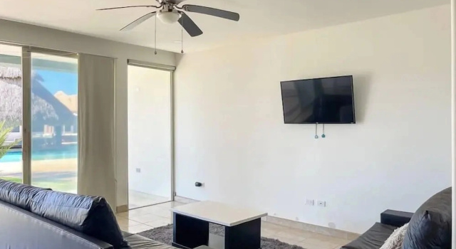 Коттедж Find Peace at a Modern Ground Floor Condo