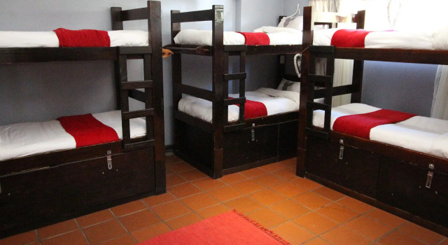 Кровать в общем номере Tube n Axe Lodge and Backpackers
