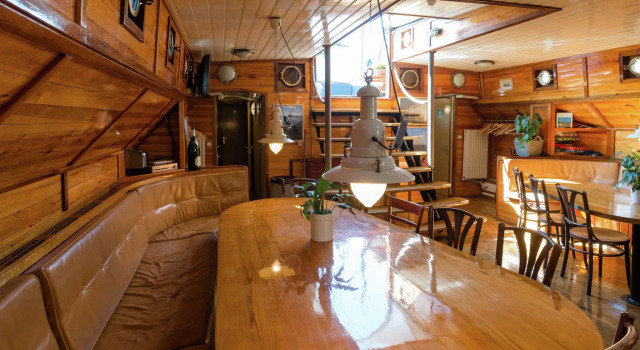 Номер Standard Boat in Leiden Near City Center & Museums