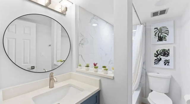 Номер Deluxe Цокольный этаж с 2 комнатами с видом на бассейн Chateau by the Sea - Cocoa Beach Oceanfront Pet-Friendly Condos with Rooftop Deck & Heated Pool