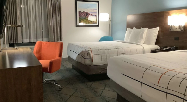 Четырёхместный номер Deluxe La Quinta Inn & Suites by Wyndham Littleton-Red Rocks
