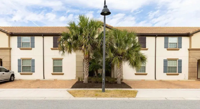 Fabulous Townhouse Near to Disney