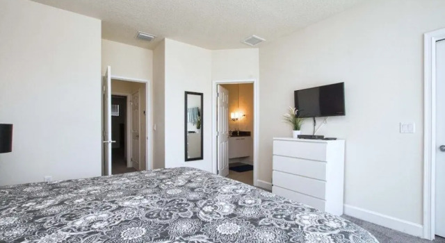 Beautiful House, Private Splash Pool, Balcony Off Master Suite, Free Wifi!!! 3 Bedroom Townhouse by RedAwning