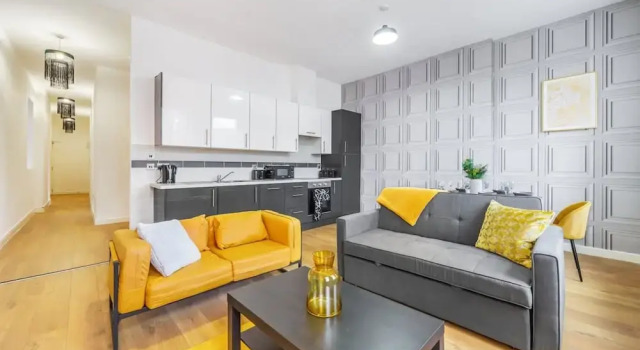 Spacious Apartment for Groups in City Centre, Забронировать Апартаменты/квартира Ливерпуль Мерсисайд, рядом с Harold Cohen Library