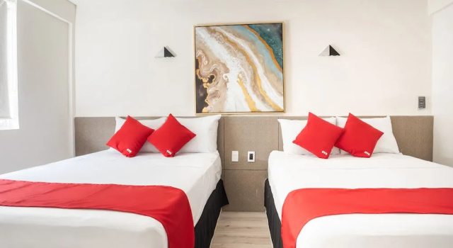 Четырёхместный номер Standard с балконом Hotel Rimon