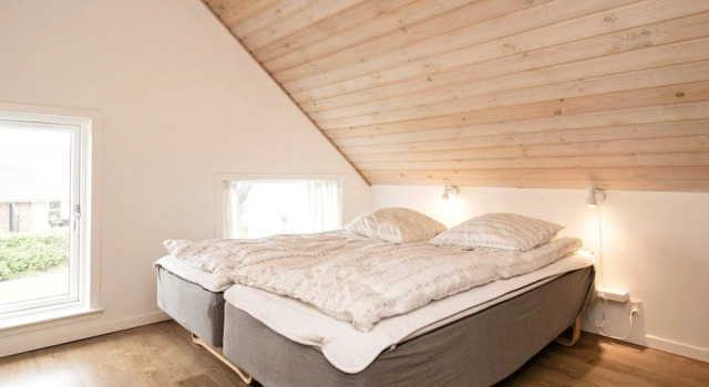 10 Person Holiday Home on a Holiday Park in Blavand, Reservar Casa de férias Ho Syddanmark