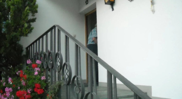 Haus Rosi, Prenota Hotel Hotel a Tirolo con parcheggio, Parcheggio