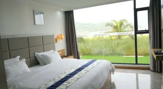 Weicheng Holiday Hotel, Prenota Hotel Hotel a Zhoushan con parcheggio, Parcheggio
