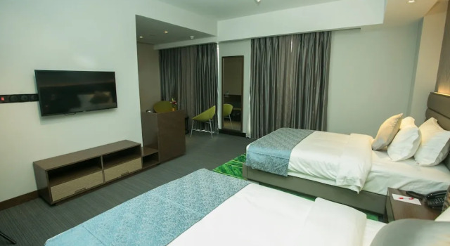 Двухместный номер Premium с балконом Отель Omni Residency