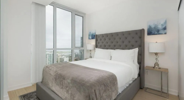Diamond Vacation Homes - City Place, Varaa Hotelli Toronto 