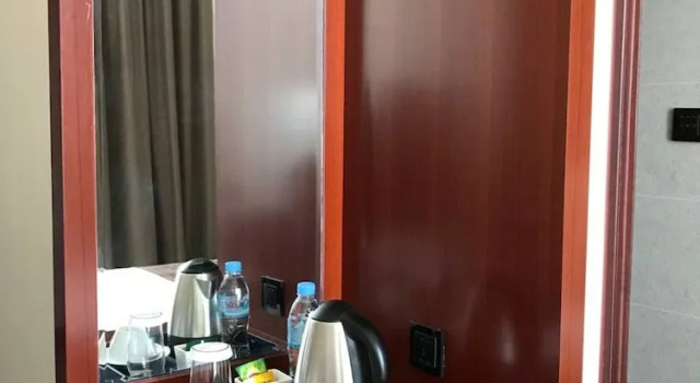 Одноместный номер Deluxe с видом на город V V Hotel Battambang