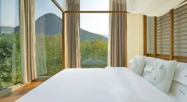 Люкс с балконом и с панорамным видом Xingyi Yunshe Guesthouse (Fanjing Mountain Scenic Area Branch)