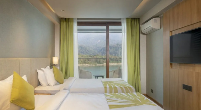Двухместный номер Deluxe с видом на реку Modi Yoga Retreat Rishikesh