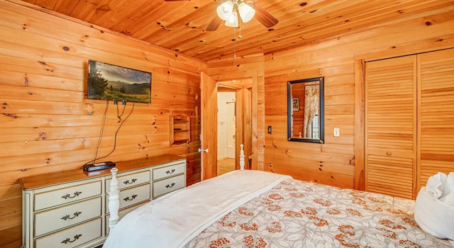 Blueridge Lodge Wrap-around Deck, Buchen Sie Hotel Dunn USA