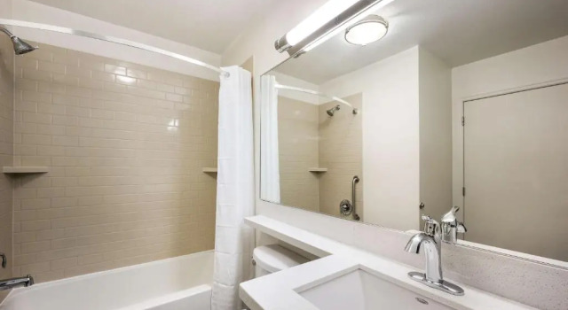 Двухместный люкс c 1 комнатой Sonesta Simply Suites Boston Braintree