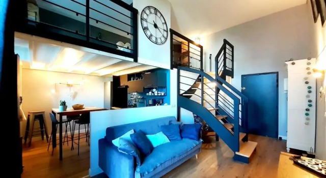 Charmant Studio en duplex esprit loft avec balcon vue mer, et piscine extérieure