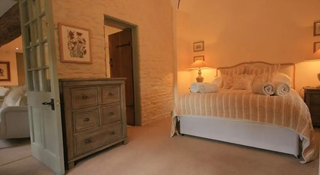 Bow House Cottage, Bourton on the Water, Забронировать Дом для отпуска Отели Котсуолда с парковкой, Парковка