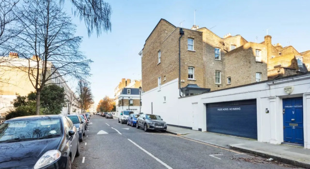 The Heart of Chelsea - Modern & Bright 3BDR Home with Gym, Parking & Patio, Забронировать Дом для отпуска Виллы Большого Лондона, Вилла